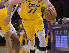 东契奇重要时刻战术调整，G2带队取胜！上演精彩一战(洞朗对峙事件的真实结果)